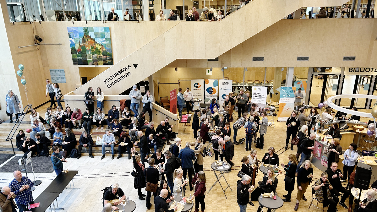 Lunchmingel under Kulturskoledagarna 2023 i entrén. Foto: Eva Palmér.
