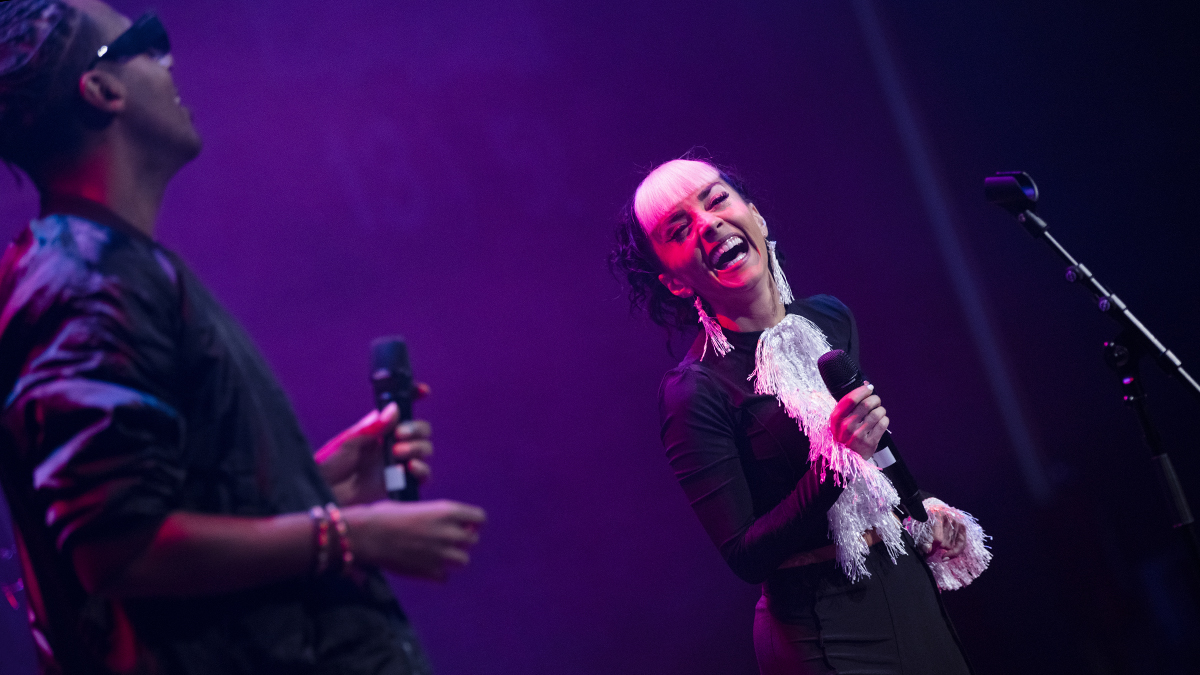 Jasmine Kara med barndomsvännen Meadow. Foto: Karin Foberg.
