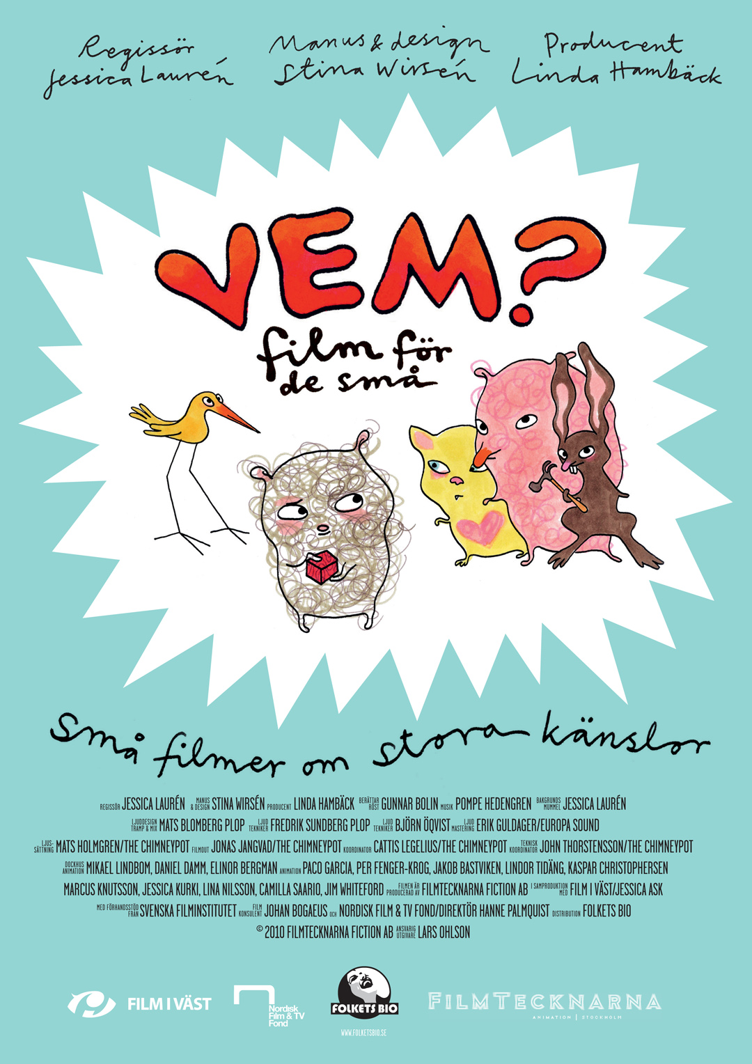 Tre barn och en äldre man står framför en skylt med texten Coco farm i en lada.