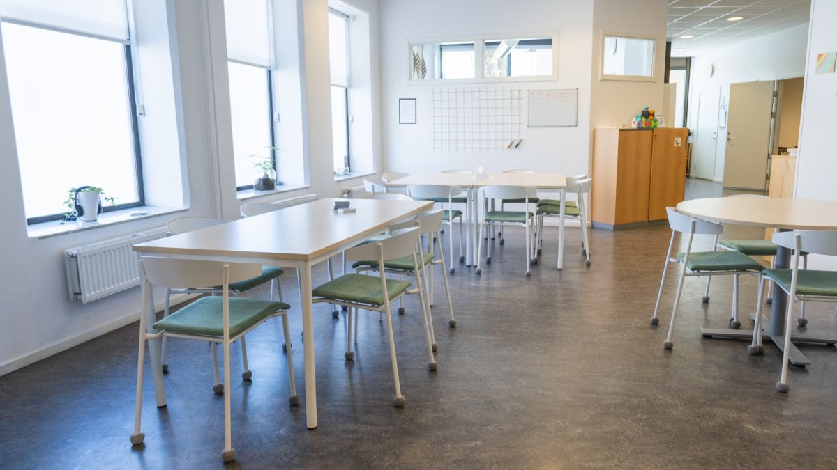 Öppen yta för rastaktiviteter och fika.