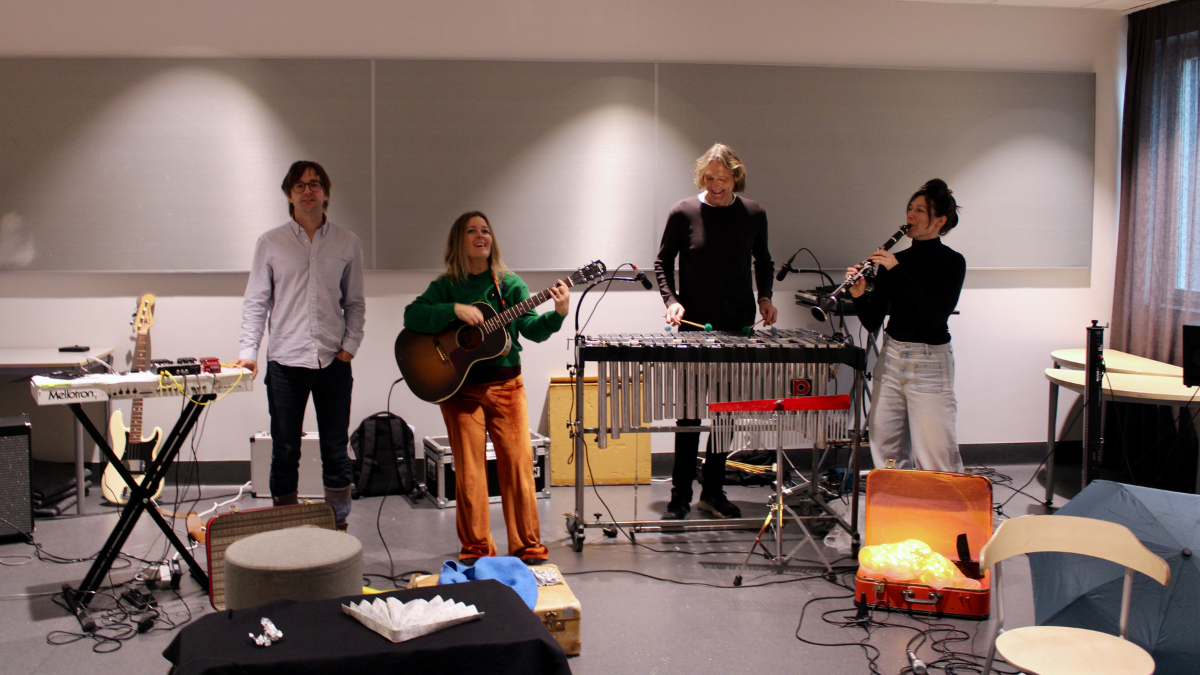 Fyra musiker: Fredrik, Emma, Johan och Lucy