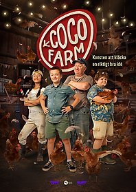 Coco farm, en grupp barn står i en lada.